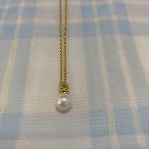 David Yurman Chain Is A Fine Gold Chain Link. The Pendant Is A Round Pearl Neck